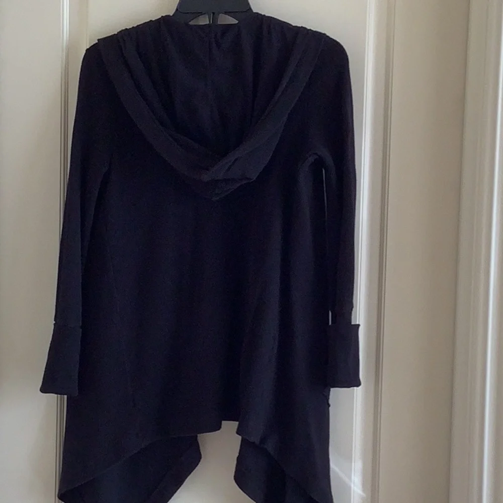 Splendid soft and cozy black knit open drape sweater with hood - Picture 2 of 4